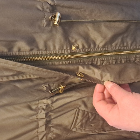 Like new Badgley Mischka army green utility jacket with concealed hood, sz m - Picture 9 of 11